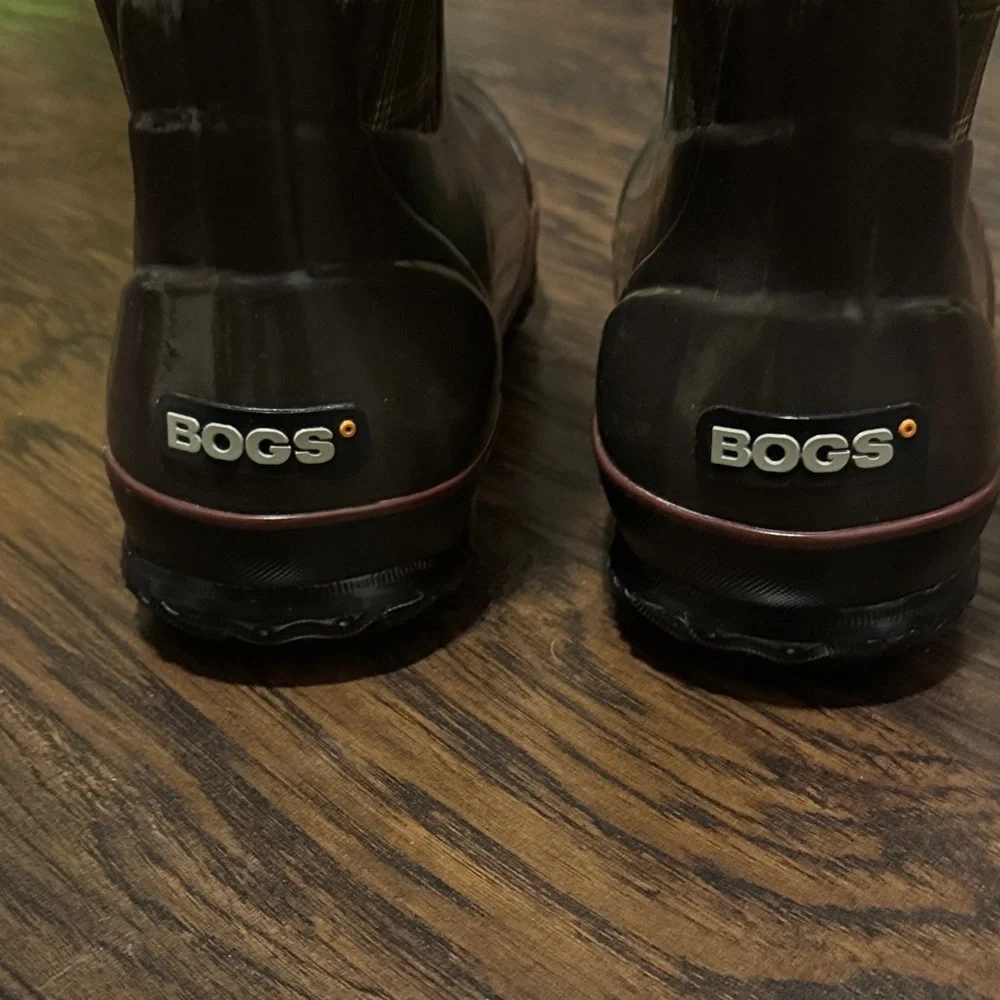Bogs Dark Brown Plaid Boots with Pink Highlights, Like New, Sz 7